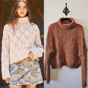 Luxe by POL Chunky Knit Sweater Size L Oversized Turtleneck